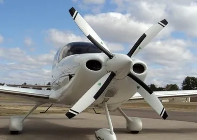 sr22-4b-mt-4b-w-b-500x357